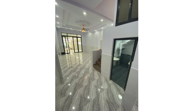 TỈNH LỘ 10, XE HƠI NGỦ TRONG NHÀ, 3 TẦNG 3PN, 112M2,  NHỈNH 50Tr/m2